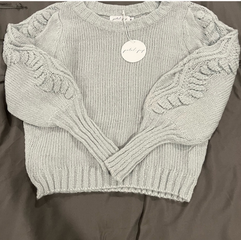 Women's Gray Bell SLEEVE KNIT Sweater XL NWT